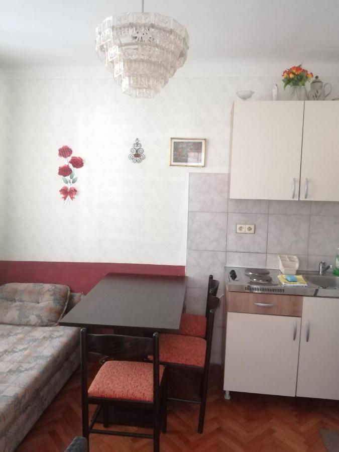 Apartment Filip Vrbnik Buitenkant foto