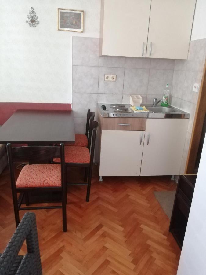 Apartment Filip Vrbnik Buitenkant foto