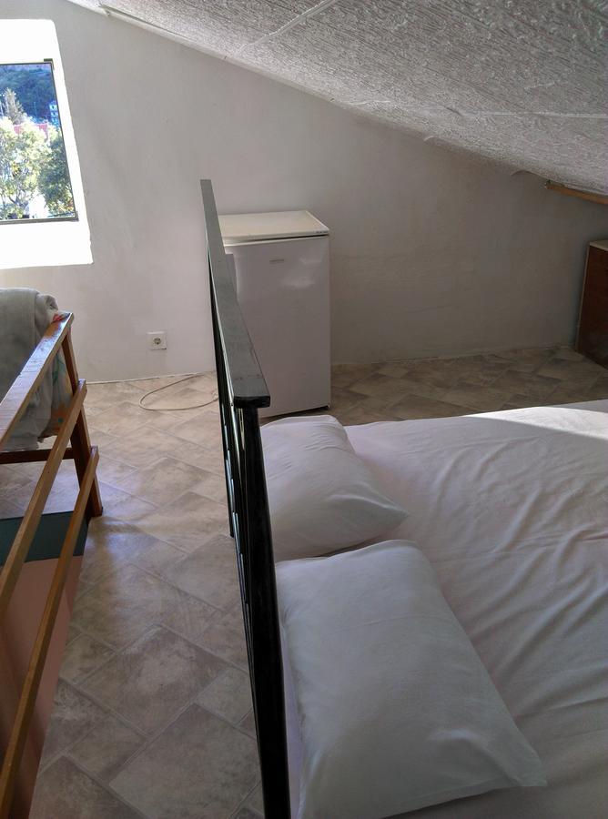 Apartment Filip Vrbnik Buitenkant foto