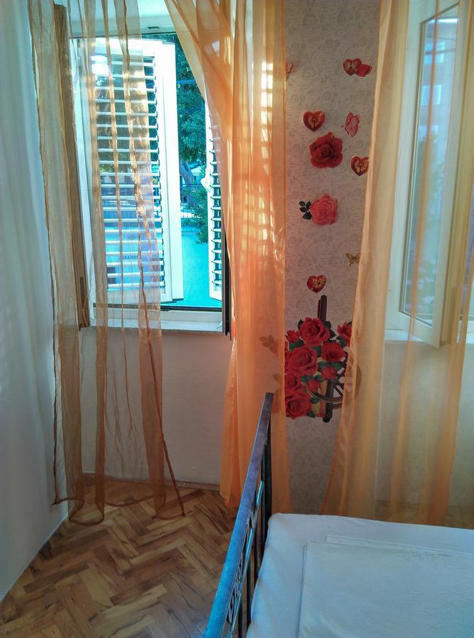 Apartment Filip Vrbnik Buitenkant foto
